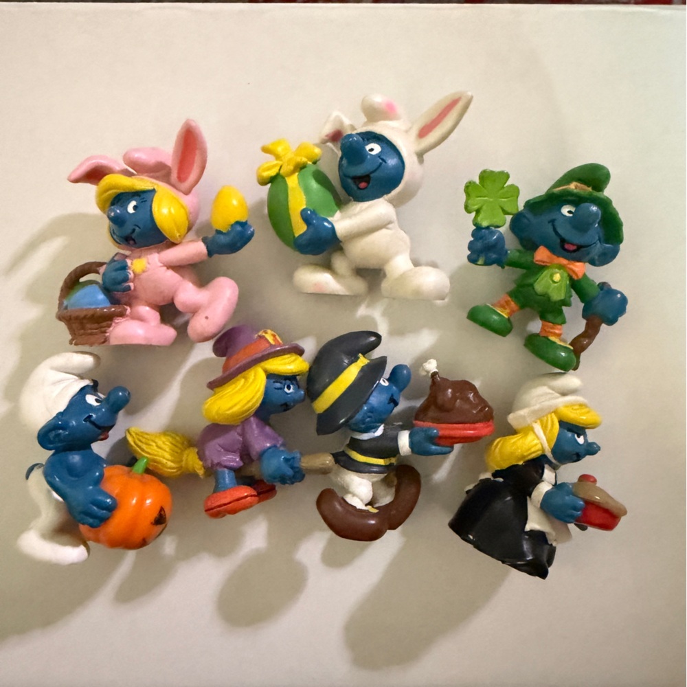 Vintage 1982 Holiday Smurfs Set- Lot of 7